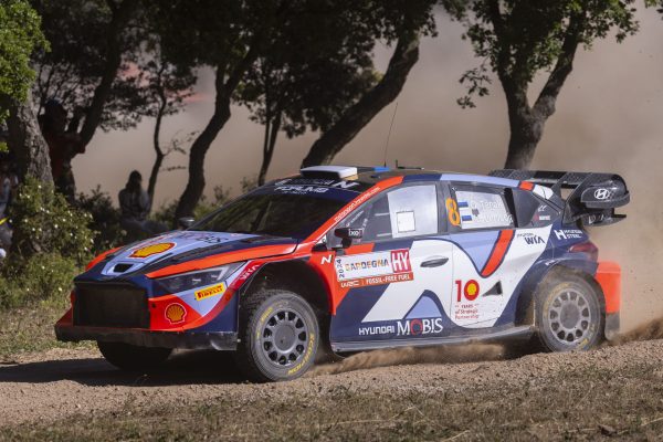 Rally de Cerdeña: Hyundai ordena el final de la lucha por la victoria