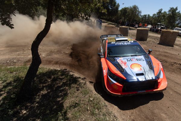 Rally de Cerdeña: Ott Tänak sonríe al recuperar la victoria que se le negó en 2019