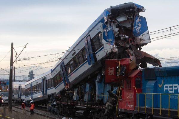 La suspensión del servicio de trenes tras fatal choque