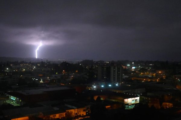 las tres regiones con aviso de tormentas eléctricas