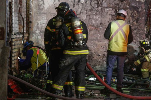 Seis personas mueren en fatal incendio en Renca