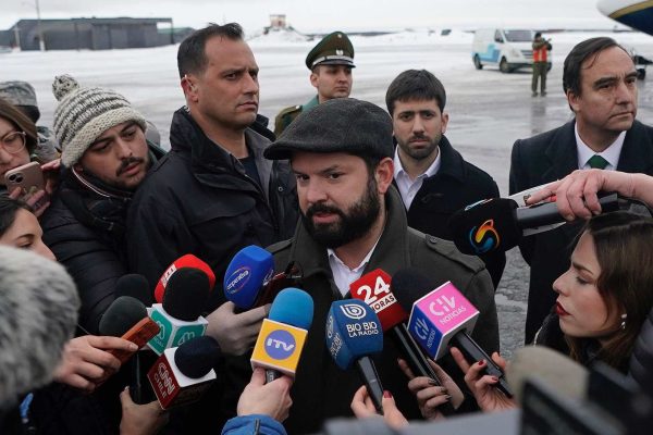 El cruce entre el presidente Boric y vecinas de Punta Arenas