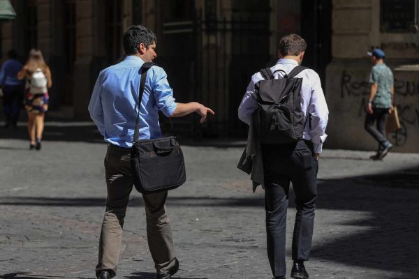 desempleo cayó a un 8,3%