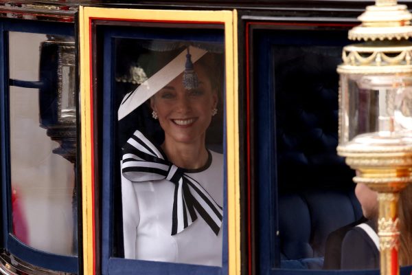 El regreso a la escena pública de Kate Middleton acapara la atención en la ceremonia de aniversario de Carlos III | Internacional