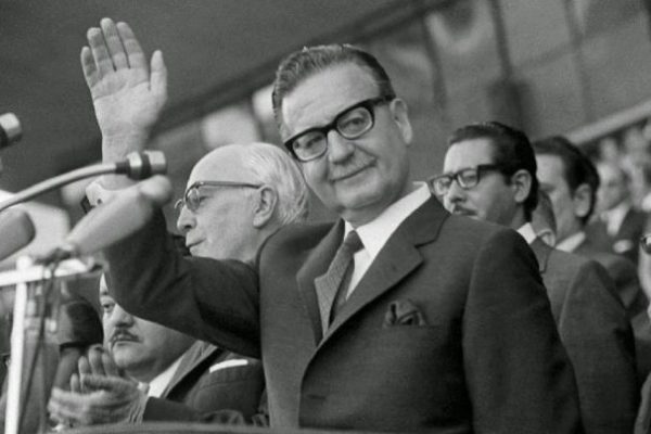 Izquierda rinde homenaje a Salvador Allende