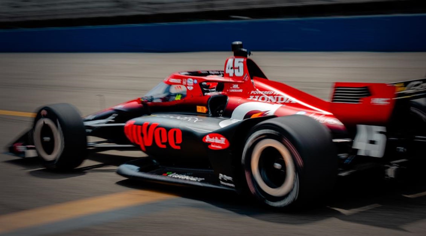 La IndyCar completó su prueba de motores híbridos en Milwaukee