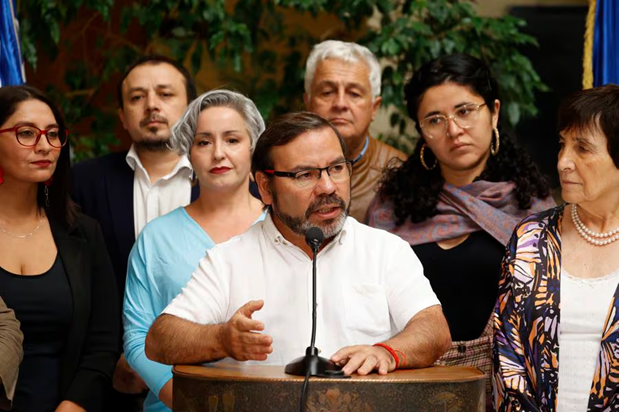 Diputados PC refutan cuestionamiento de Boric a “institucionalidad” venezolana
