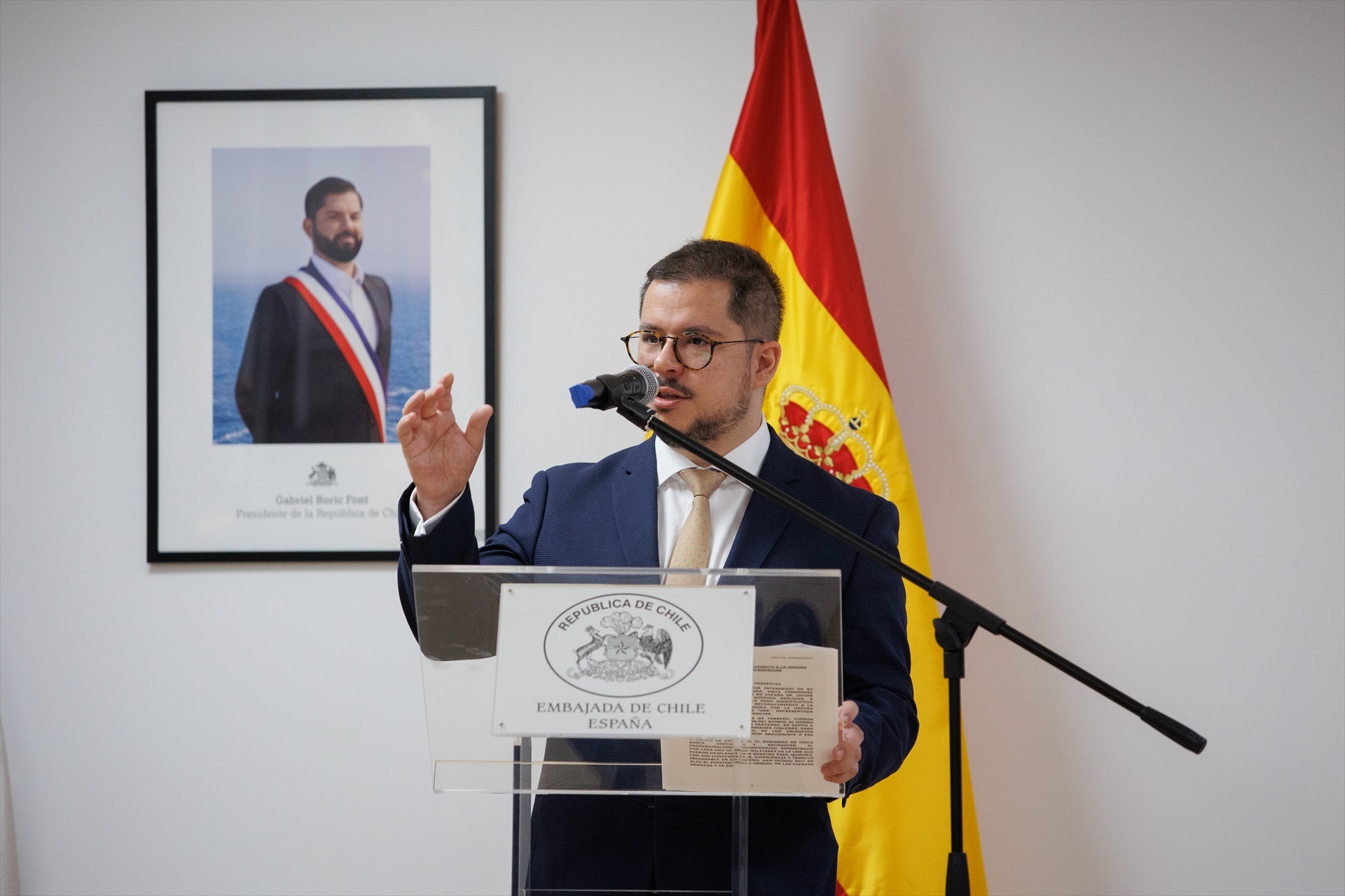 Cancillería pidió informes sobre dichos de embajador Velasco en Madrid