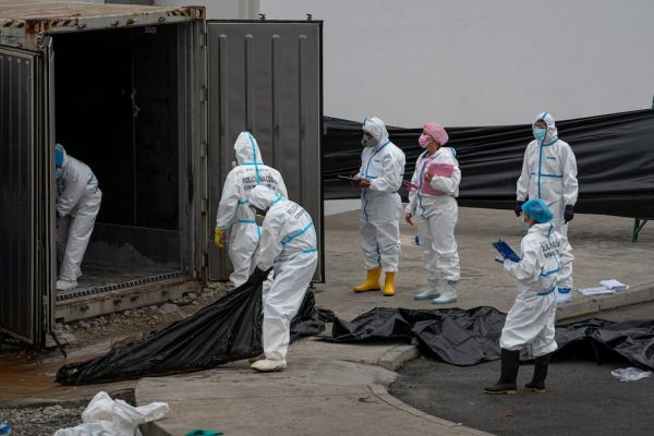 La morgue de Guayaquil se colapsa con más de 200 cadáveres putrefactos de personas asesinadas