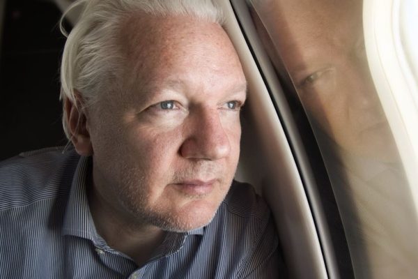 Australia espera a Julian Assange entre la cautela oficial y el alivio de las calles