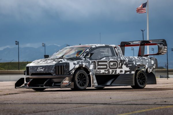 Esta es la monstruosa F-150 Lightning SuperTruck con la que Ford quiere asaltar Pikes Peak