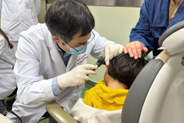 Un nuevo ensayo de terapia génica devuelve la audición y el habla a niños sordos