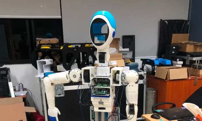 Robot humanoide integra inteligencia artificial para apoyo en terapia psicológica