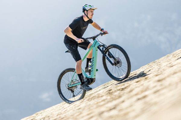 Con el imbatible motor Bosch, batería top y la mejor relación calidad/precio en una ebike All Mountain, esta Canyon es la compra más inteligente que se puede hacer