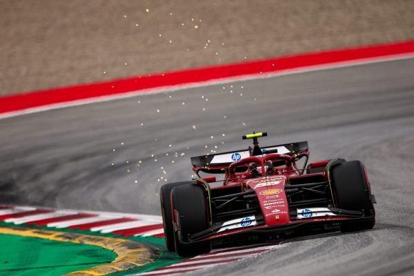 Carlos Sainz sexto y Fernando Alonso duodécimo en una carrera anónima para los españoles