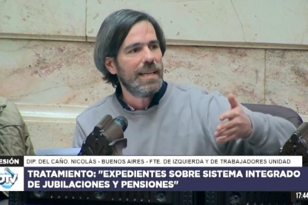 Del Caño: "A algunos diputados su dieta les parece poco y después nos tratan de locos por querer aumentar jubilaciones"