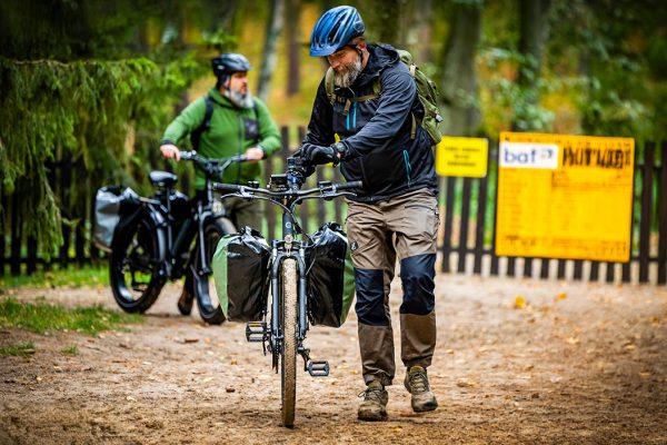 La mountain bike eléctrica low-cost de Amazon con motor en buje y ruedas de 29 pulgadas que cuesta solo 750 euros a pesar de tener 100 km de autonomía