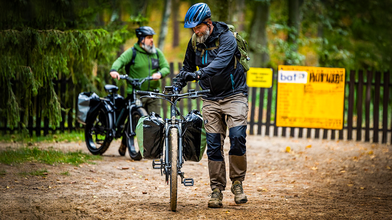 La mountain bike eléctrica low-cost de Amazon con motor en buje y ruedas de 29 pulgadas que cuesta solo 750 euros a pesar de tener 100 km de autonomía