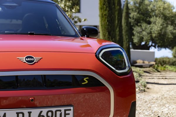 Quiere convertirse en el superventas de MINI, un coqueto SUV eléctrico que ya tiene precios en España