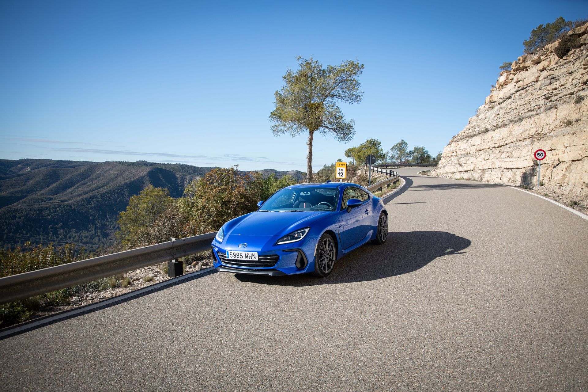 400 km de curvas con un Subaru BRZ me hicieron recordar por qué me enamoré de los coches