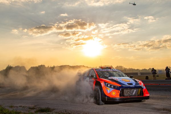 Rally de Polonia: Hyundai celebra el liderato de Mikkelsen pero lamenta el KO de Tänak