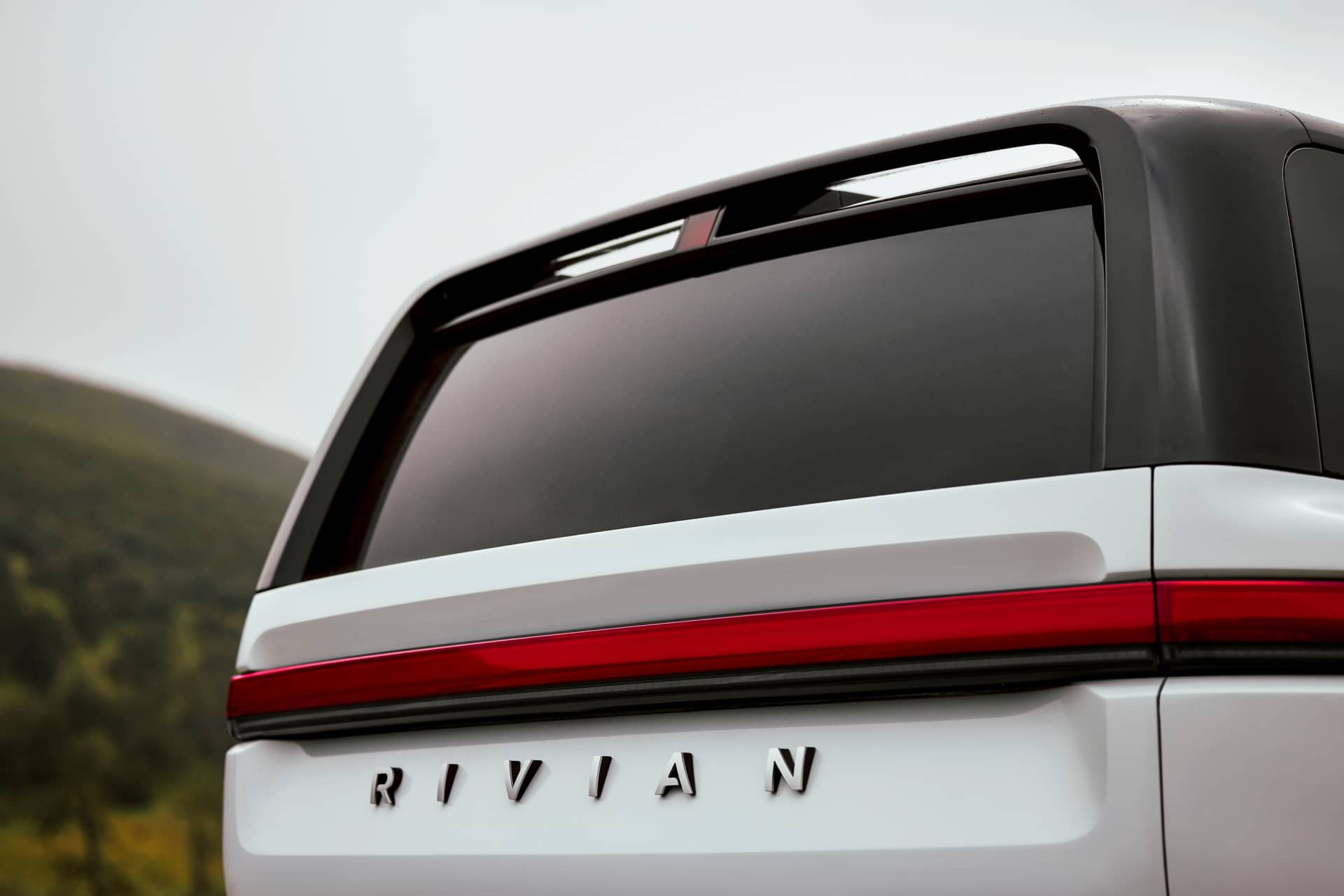 Volkswagen invertirá 5.000 millones de dólares en Rivian para el desarrollo de vehículos definidos por software