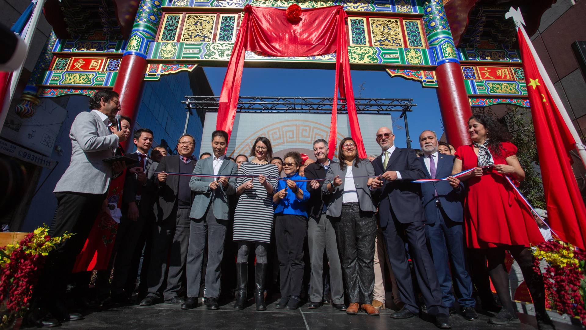 FOTOS - Así es el nuevo pórtico chino que se inauguró en el Barrio Meiggs