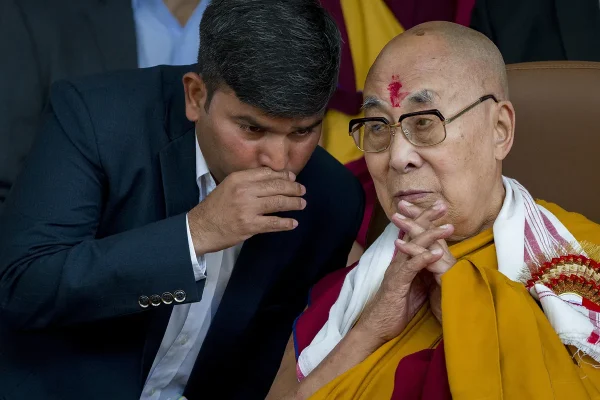 Pekn y los lderes exiliados del Tbet, a tortas por la sucesin del Dalai Lama