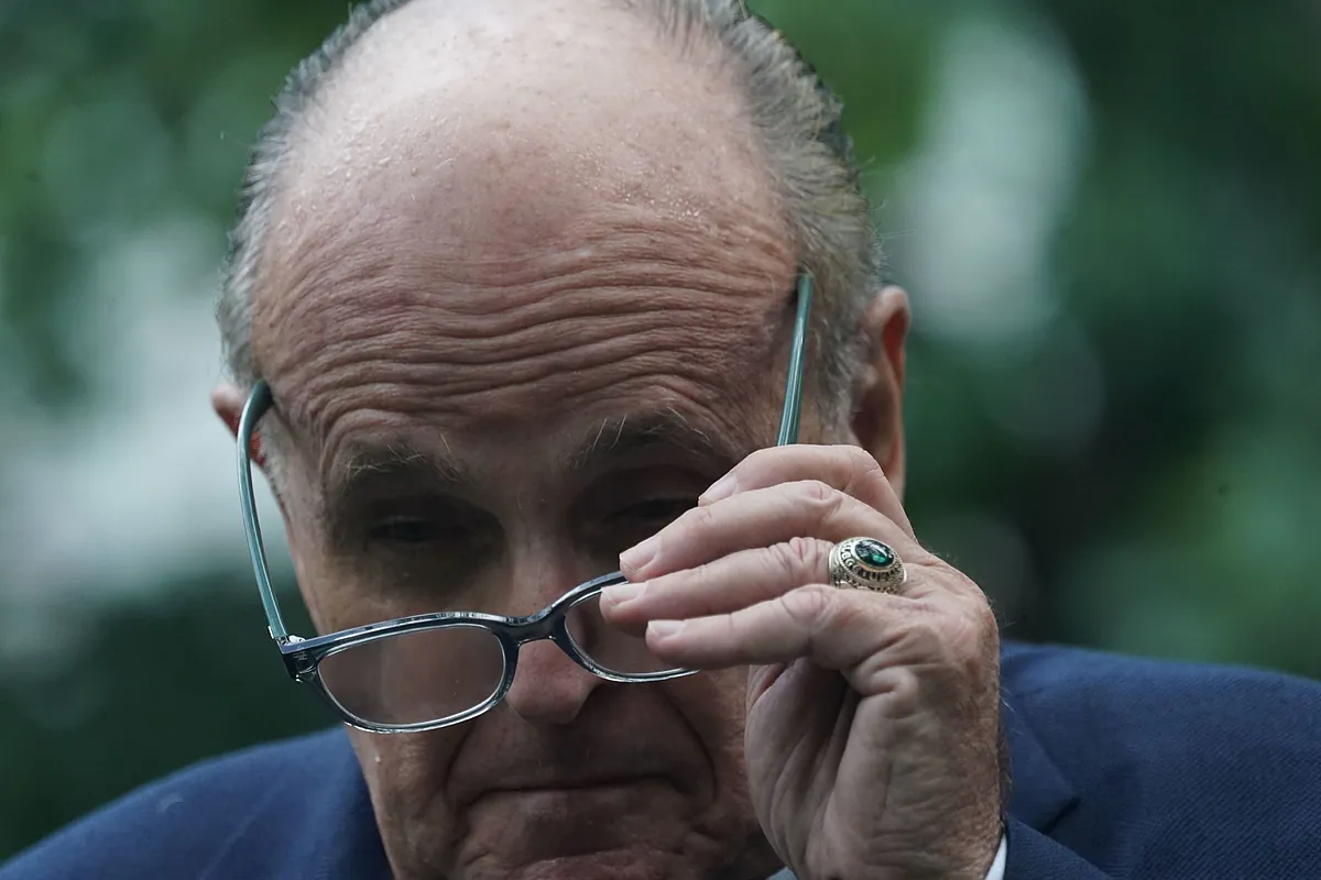 El ex alcalde de Nueva York Rudy Giuliani queda inhabilitado para ejercer como abogado