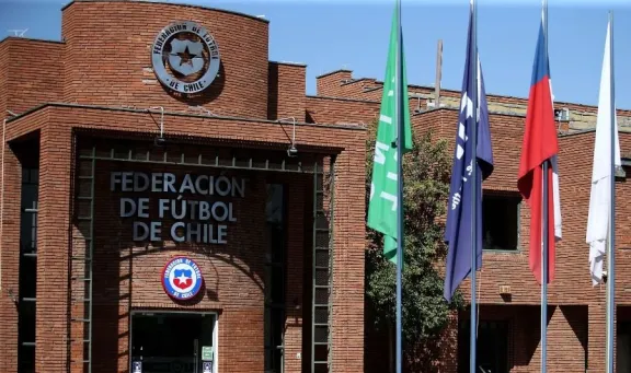 Clubes del fútbol chileno denuncian nexos de ANFP con empresa vinculada a apuestas