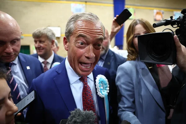 Elecciones Reino Unido: El populista Nigel Farage entra con su pequea 'Armada' en el Parlamento