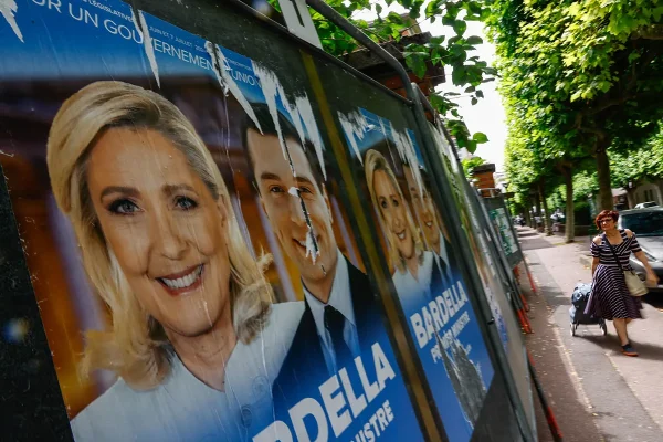 Francia vota en una ajustada segunda vuelta de las legislativas