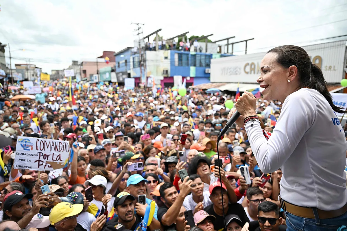 El tndem Mara Corina-Edmundo, "dos viejos decrpitos" segn Nicols Maduro, conquista la cuna de la revolucin