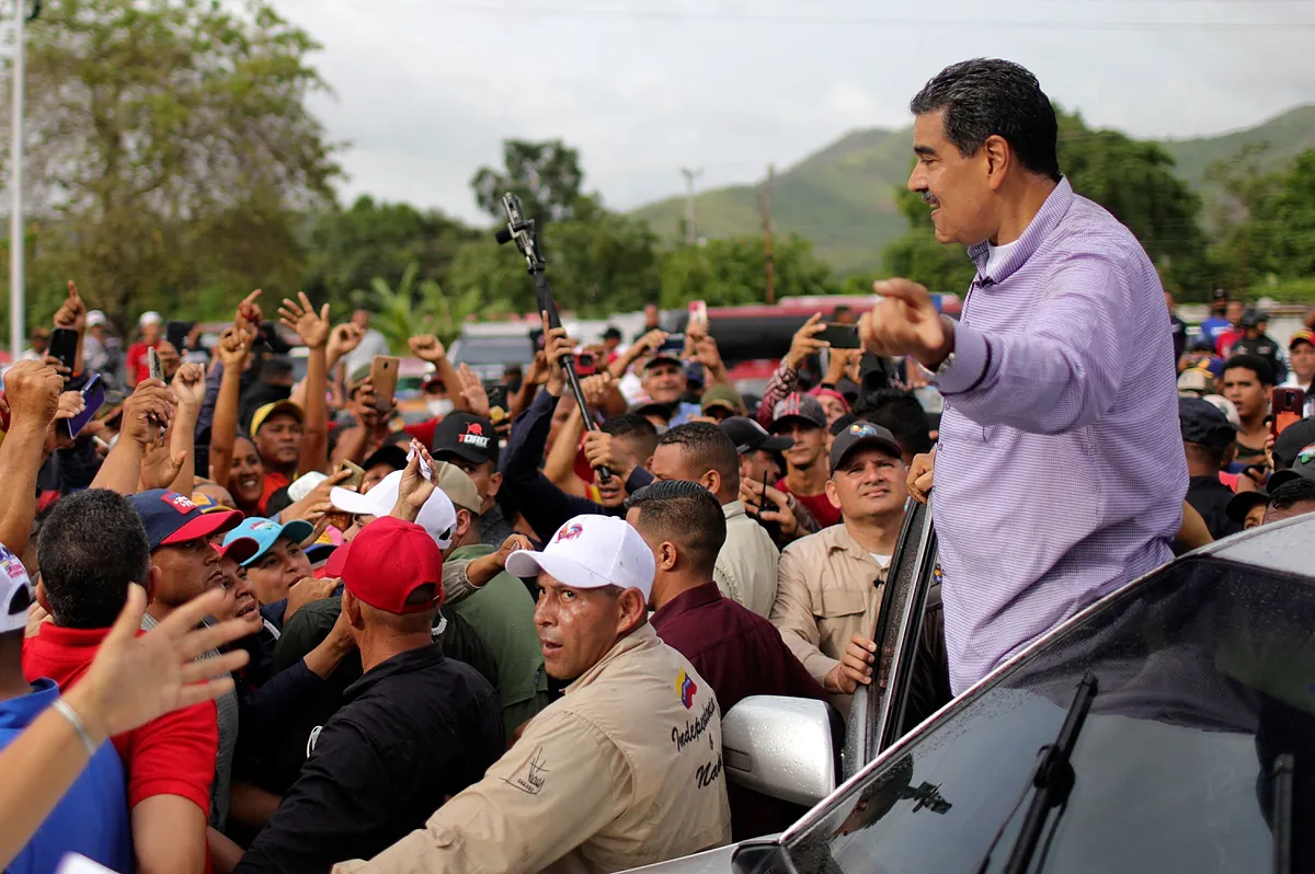 Nicols Maduro miente y se inventa que Karol G, la 'Bichota', le ha compuesto una cancin para su campaa