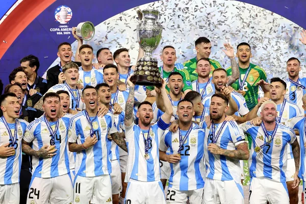 Lautaro tumba a Colombia en la final de la Copa Amrica y Argentina logra un triplete histrico