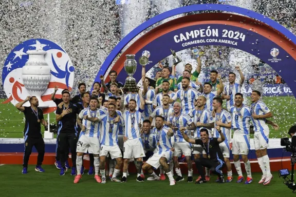 (FOTOS) Argentina le gana con lo justo a Colombia y es bicampeón de América