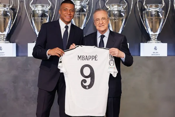 Mbapp firma su contrato con el Real Madrid