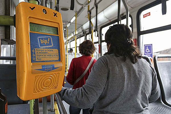 Panel de expertos sube tarifa de transporte público de Stgo.: son $20