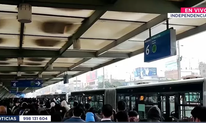Retrasos en el Metropolitano por avería de bus en estación Naranjal