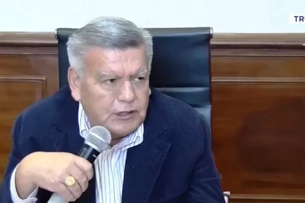 César Acuña defiende viaje a China: Yo fui invitado como gobernador. No he hecho nada malo