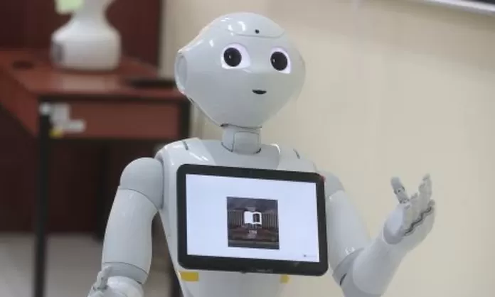 UNI: Dos nuevos robots humanoides en el Laboratororio IA