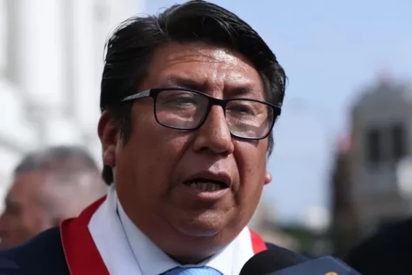 Waldemar Cerrón: Perú Libre rechaza que se busque denunciar constitucionalmente a congresista