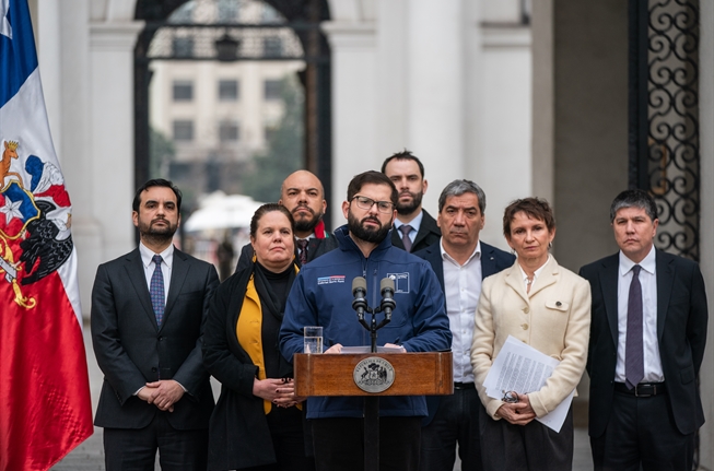 Boric anuncia construcción de nueva cárcel de alta seguridad y suspende viaje a París 2024