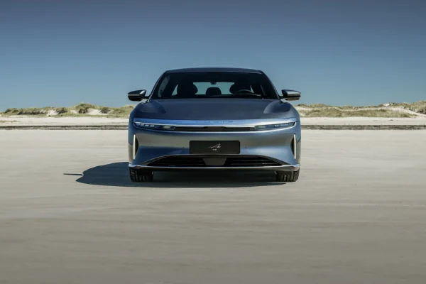 El rival directo del Tesla Model S saca nueva versión con 824 kilómetros de autonomía