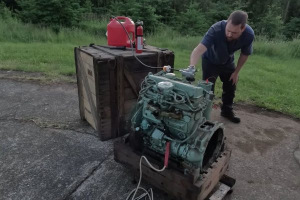 El primer arranque de un motor Rolls-Royce, tras 70 años en su embalaje original (+vídeo)