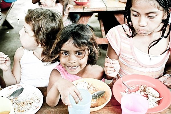 “No todos los niños disfrutan de las vacaciones, para algunos es la peor época del año”