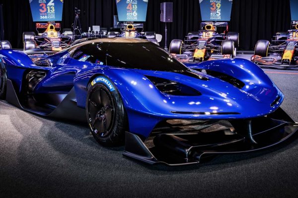 Red Bull RB17 o cómo este hypercar de 1.200 CV te permitirá conducir un Fórmula 1 por las calles