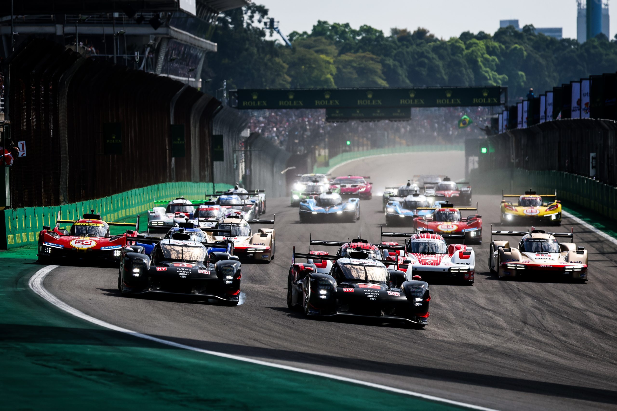 Toyota recupera la alegría en Interlagos y Porsche sigue con paso firme hacia el Mundial