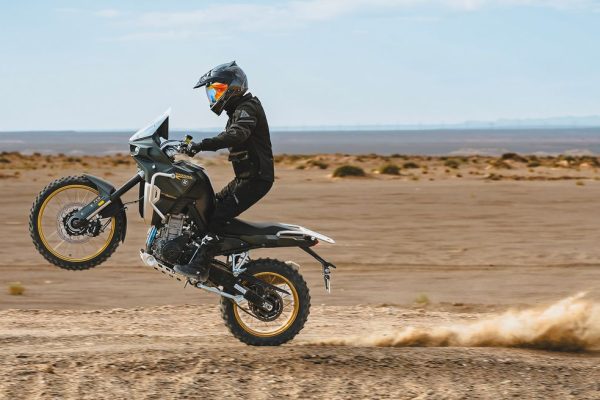 No la conocías, pero esta trail con pedigrí y 95 CV da tanto como una Yamaha o una BMW... por mucho menos