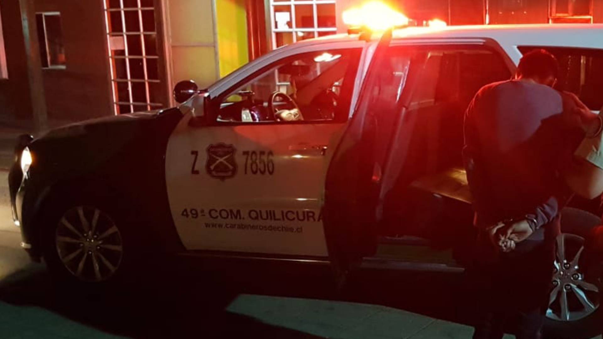 Carabinero detuvo a balazos a sujeto que intentó quemar viva a su hermana en Linares